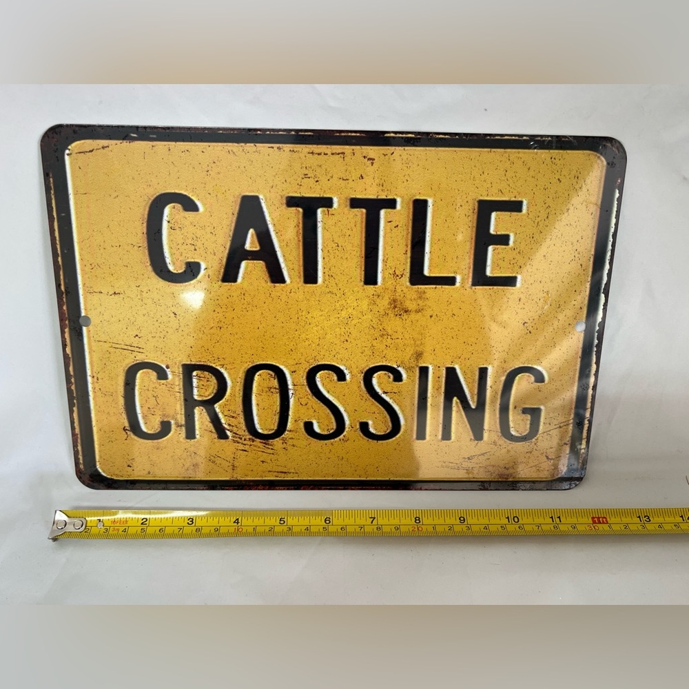 Vintage-Style "CATTLE CROSSING" Metal Sign - Yellow & Black